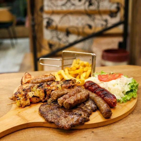 Terasa ćevabdžinice Sarajlić u Bugojnu