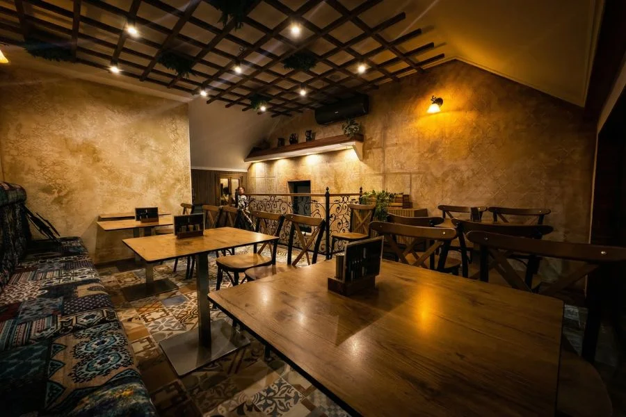 Restoran Sarajlić — dva sprata u centru Bugojna